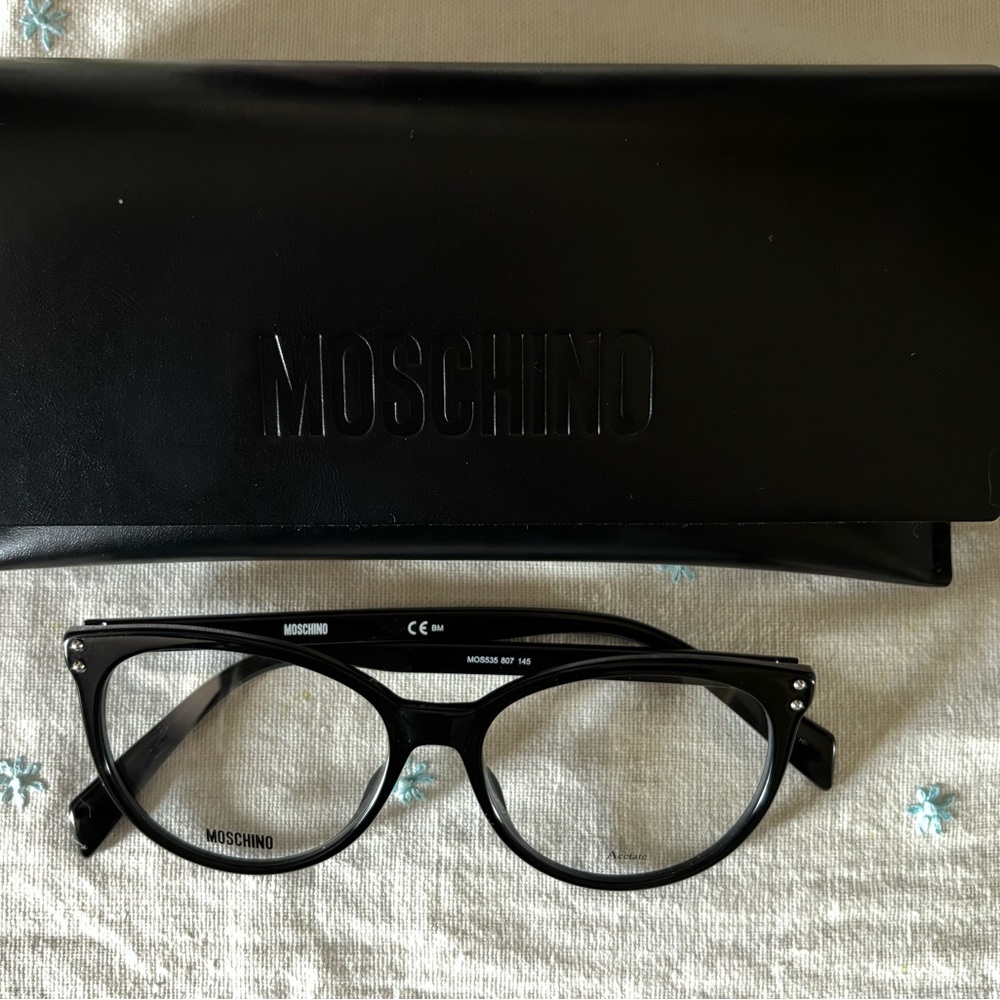 Moschino Classic Black Eyewear with Case